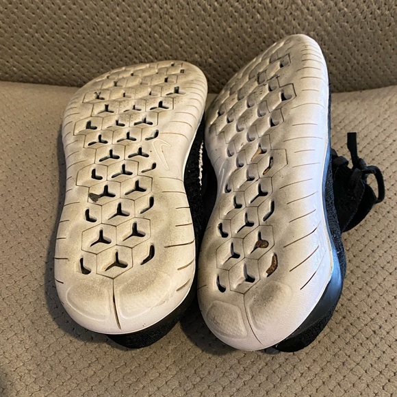 Nike - Picture 4 of 5